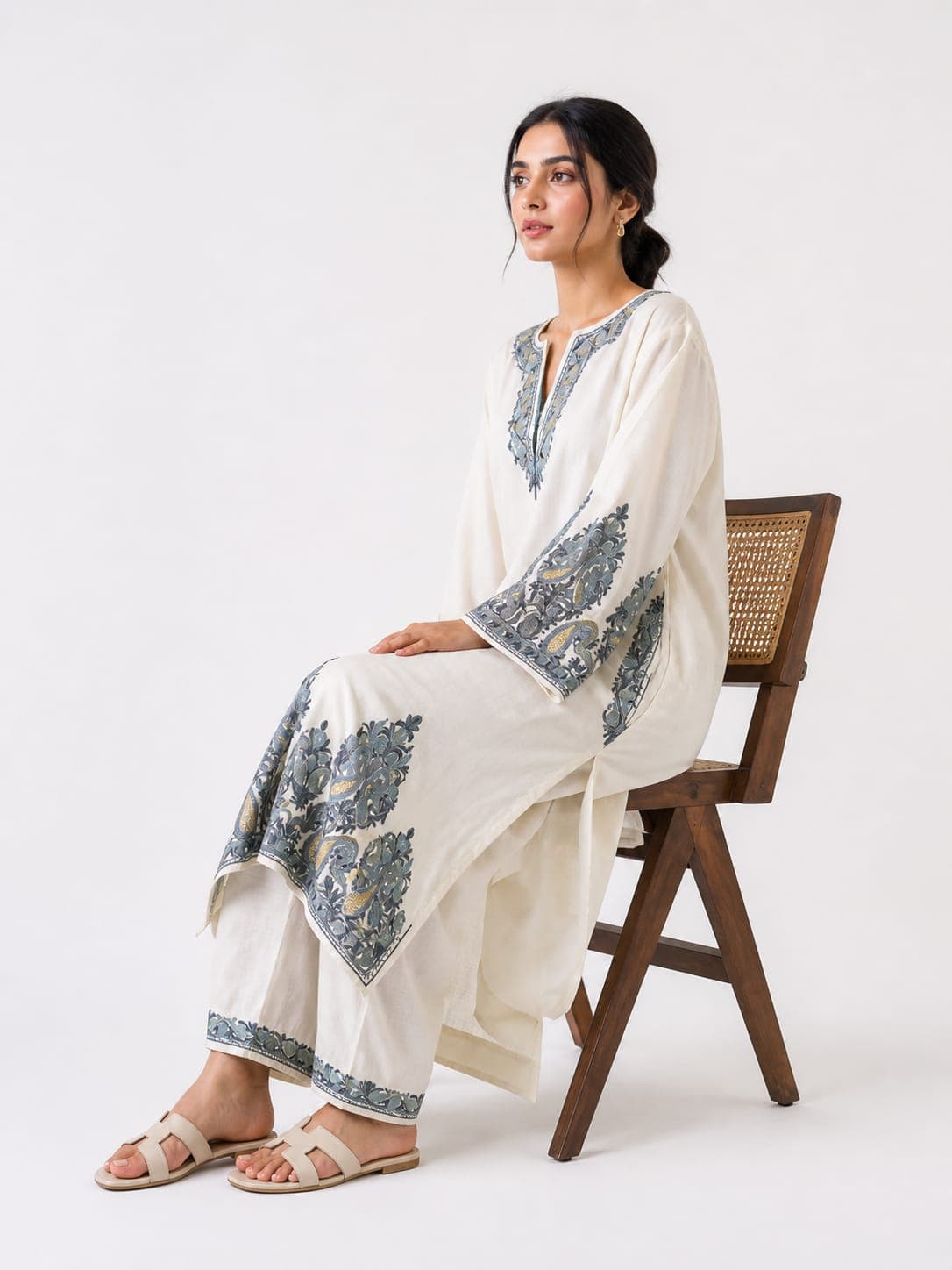 Pheran (Pearl Dust)